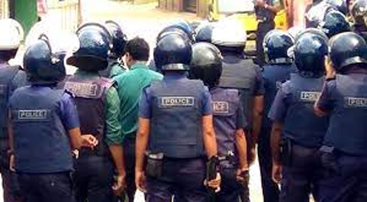 বিএনপির নেতাদের বাসায় অভিযান পুলিশের