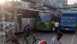 অবরোধে যানবাহন কম,সতর্ক পুলিশ