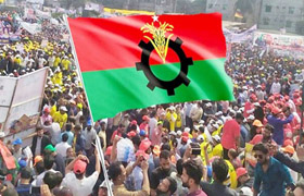নয়াপল্টনে বিএনপির নেতাকর্মীদের ঢল