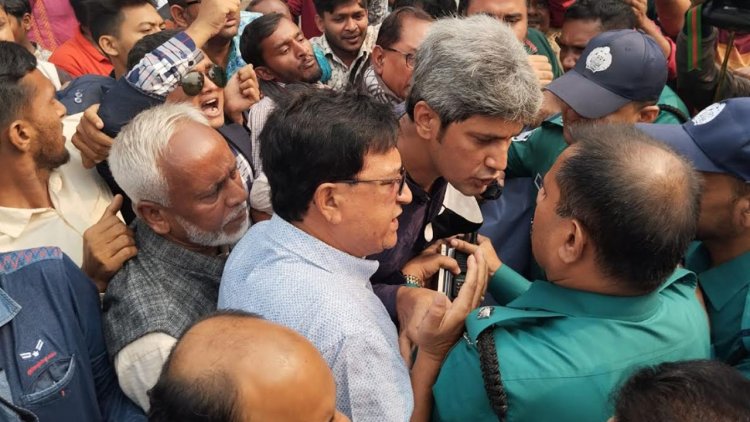 গণতন্ত্র মঞ্চের গণসংযোগে পুলিশের বাধা