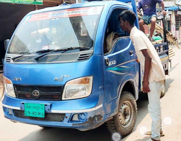 সাভারে ভুয়া রশিদ দিয়ে চলছে চাঁদাবাজি