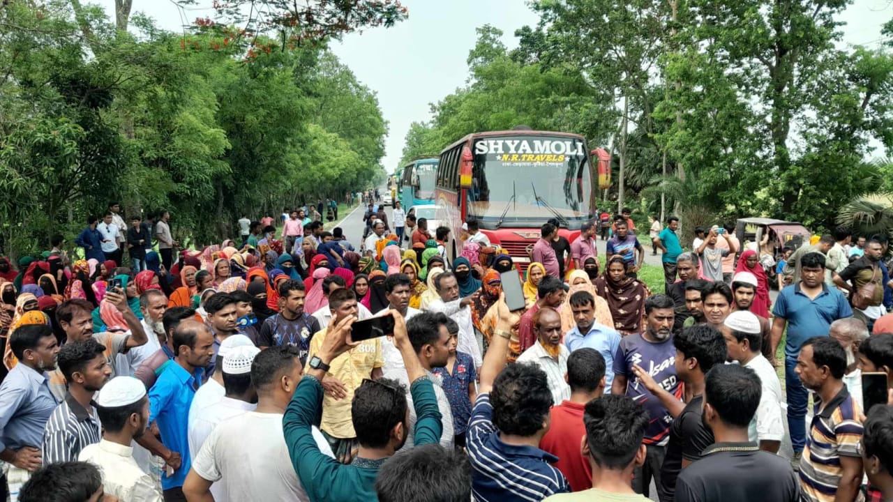 কার্যালয় ভাংচুর ও ইউপি চেয়ারম্যানকে মারধর