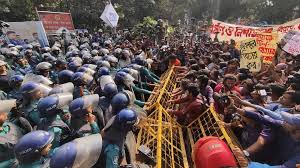 স্বরাষ্ট্র উপদেষ্টার পদত্যাগ দাবিতে পদযাত্রা,পুলিশের বাধা