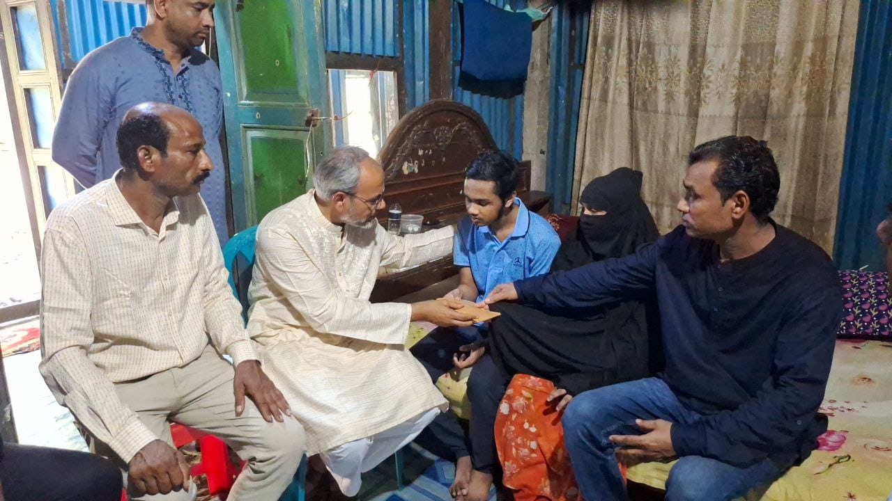 জুলাইয়ে দৃষ্টি হারানো মুবিনের পাশে তারেক রহমান
