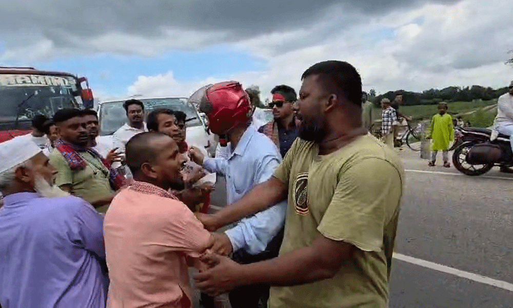 ঠাকুরগাঁওয়ে এনসিপির গাড়িবহরে হামলা