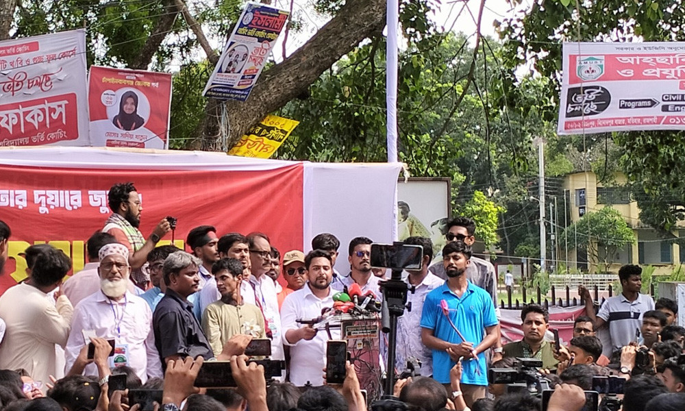 সীমান্তে হত্যা বন্ধ না হলে লংমার্চ করা হবে:নাহিদ