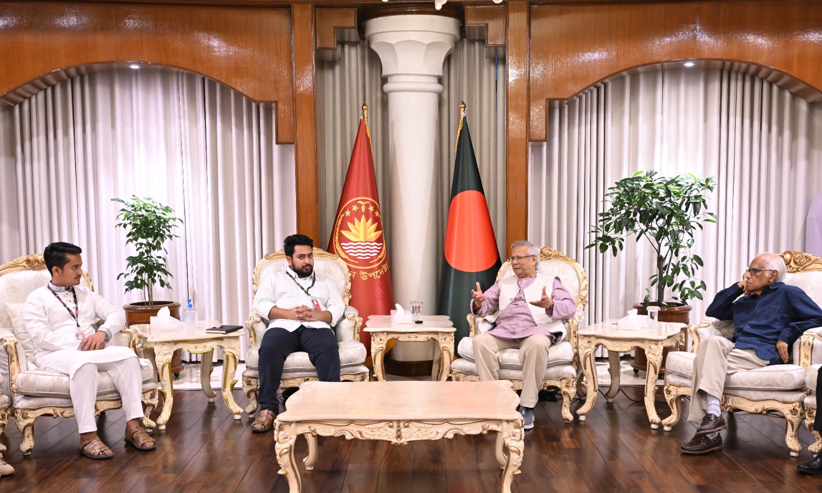 গণভোটের আগে তত্ত্বাবধায়ক সরকার নয় :নাহিদ