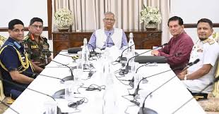 প্রধান উপদেষ্টার সঙ্গে তিন বাহিনী প্রধানের সাক্ষাৎ