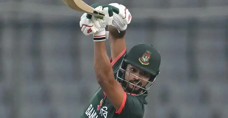 শান্ত-লিটনের জুটিতে ঘুরে দাঁড়াচ্ছে বাংলাদেশ